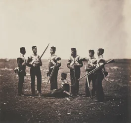 Hombres del 68.º Regimiento de Infantería (Durham) (infantería ligera), de un álbum de 52 fotografías relacionadas con la guerra de Crimea, 1855